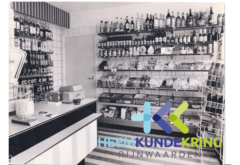 interieur winkel Gerritzen Spijk 09-06-1960 (2)